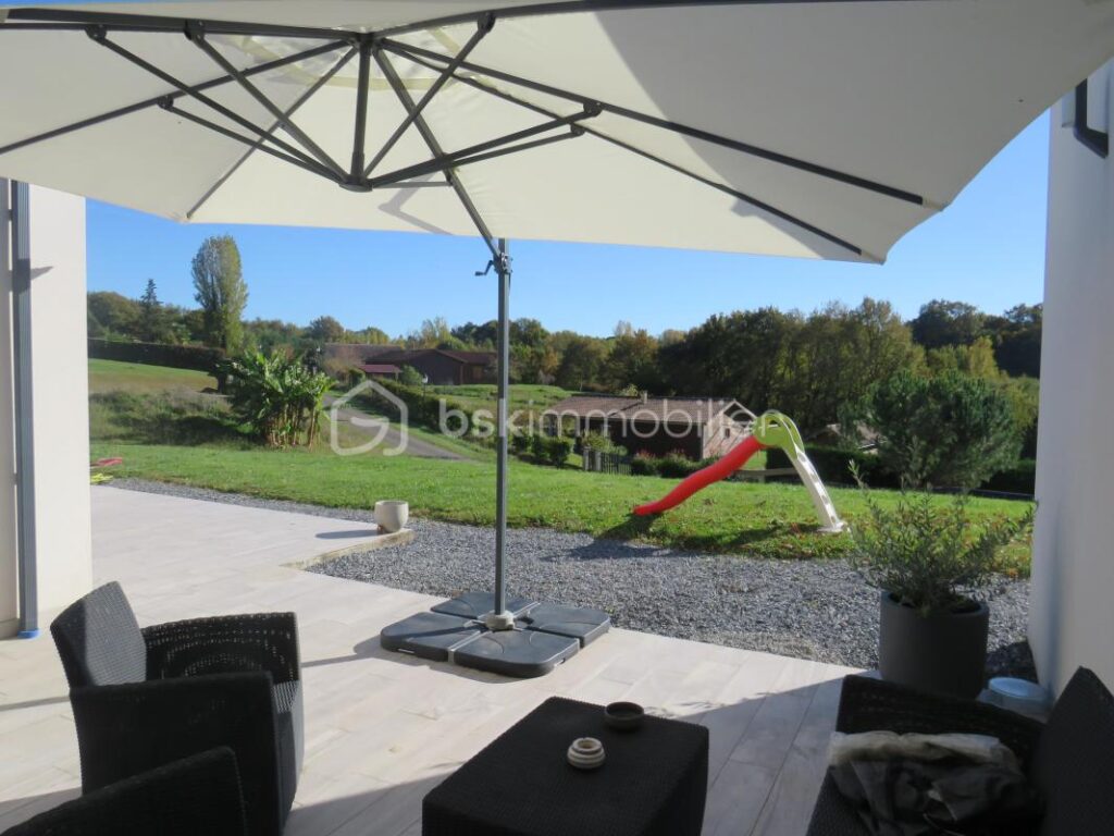 Maison plain-pied récente de 135 m² dans un cadre idyllique du Bas-Armagnac, RT 2012 sous garantie décennale – 4 pièces – 3 chambres – 135 m²