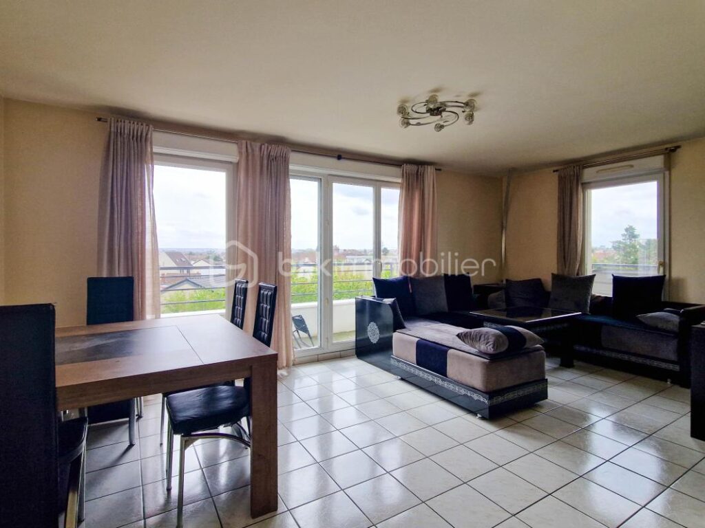 Appartement moderne et lumineux à vendre avec balcon et terrasses dans un quartier prisé – 4 pièces – 3 chambres – 75 m²