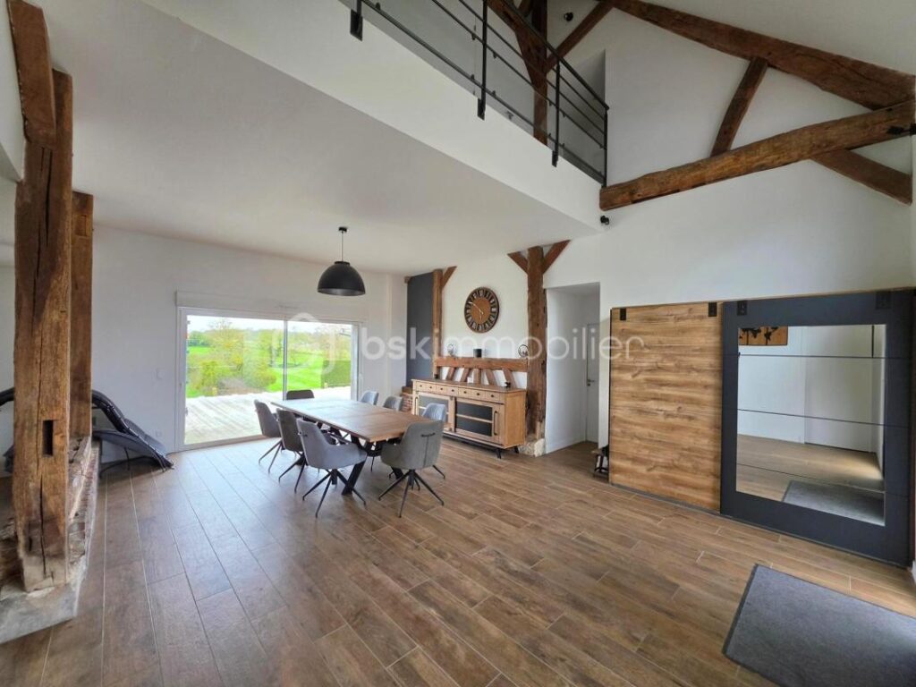 Longère exceptionnelle 330m² rénovée 6 chambres garage terrain 799m² DPE B – 11 pièces – 6 chambres – 330 m²