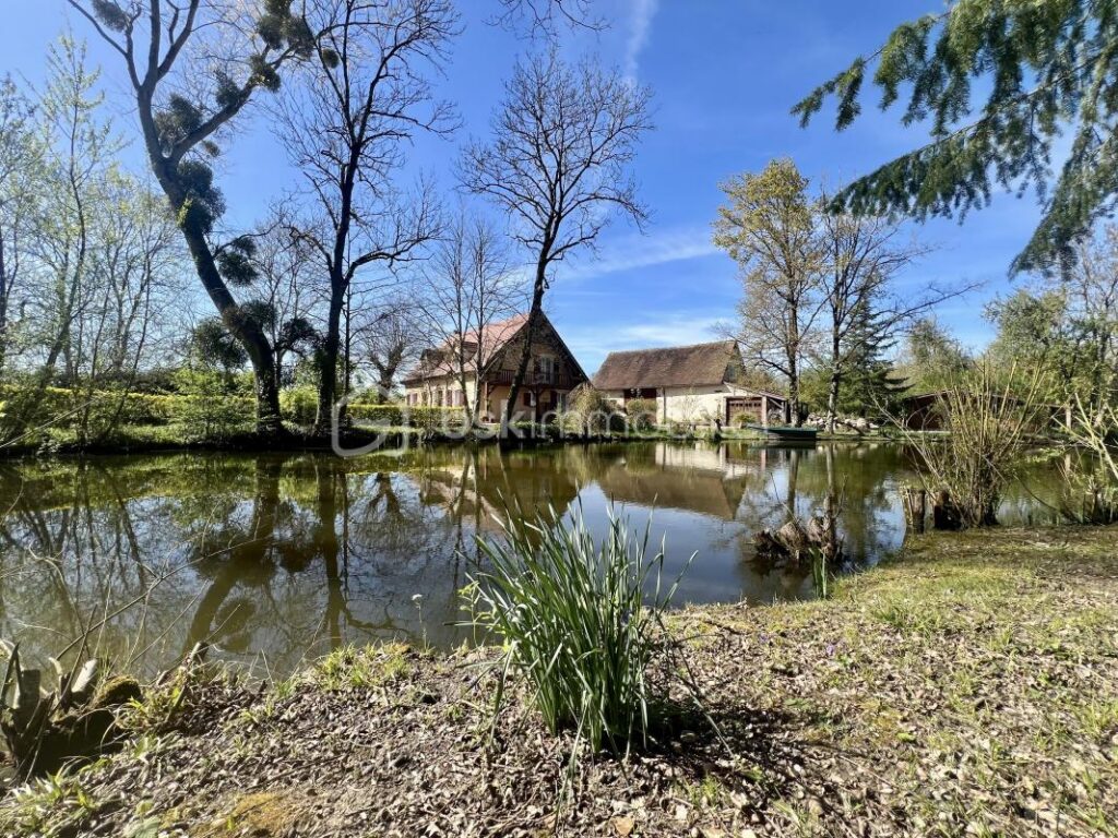 Maison traditionnelle – 5 pièces – 3 chambres – 162 m²