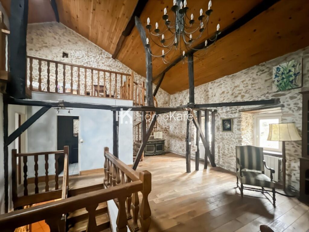 CHARME ET AUTHENTICITÉ – 5 pièces – 4 chambres – 160 m²