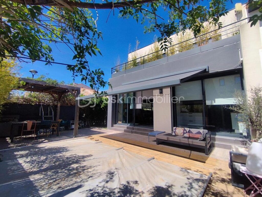 VILLA 3 FACES – 4 CHAMBRES – PISCINE – TOULOUGES – 5 pièces – 4 chambres – 119 m²