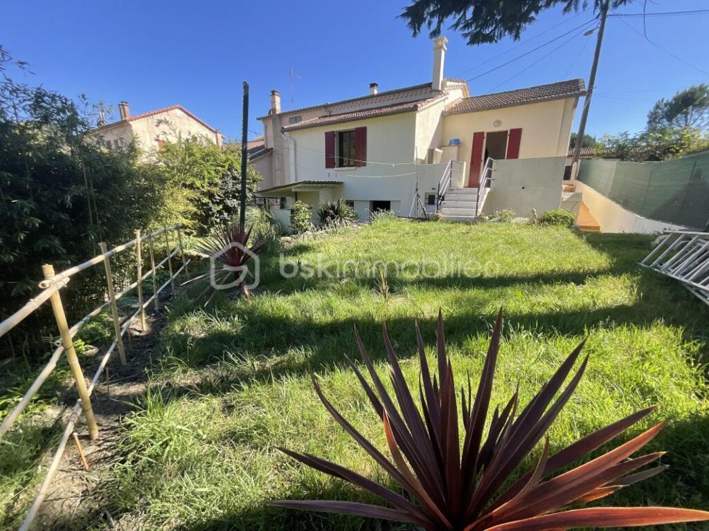 Charme bucolique et tranquillité à La Grand-Combe : Maison de village rénové avec terrasses ensoleillées – 3 pièces – 2 chambres – 65 m²