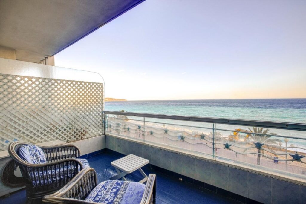 A VENDRE NICE VUE MER PROMENADE DES ANGLAIS 73 m² – 2 pièces – 1 chambre – 73 m²