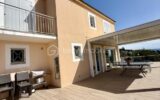 Coup de coeur à Mandelieu, maison vue mer et terrasse panoramique de 125m2 – 4 pièces – 3 chambres – 97 m²