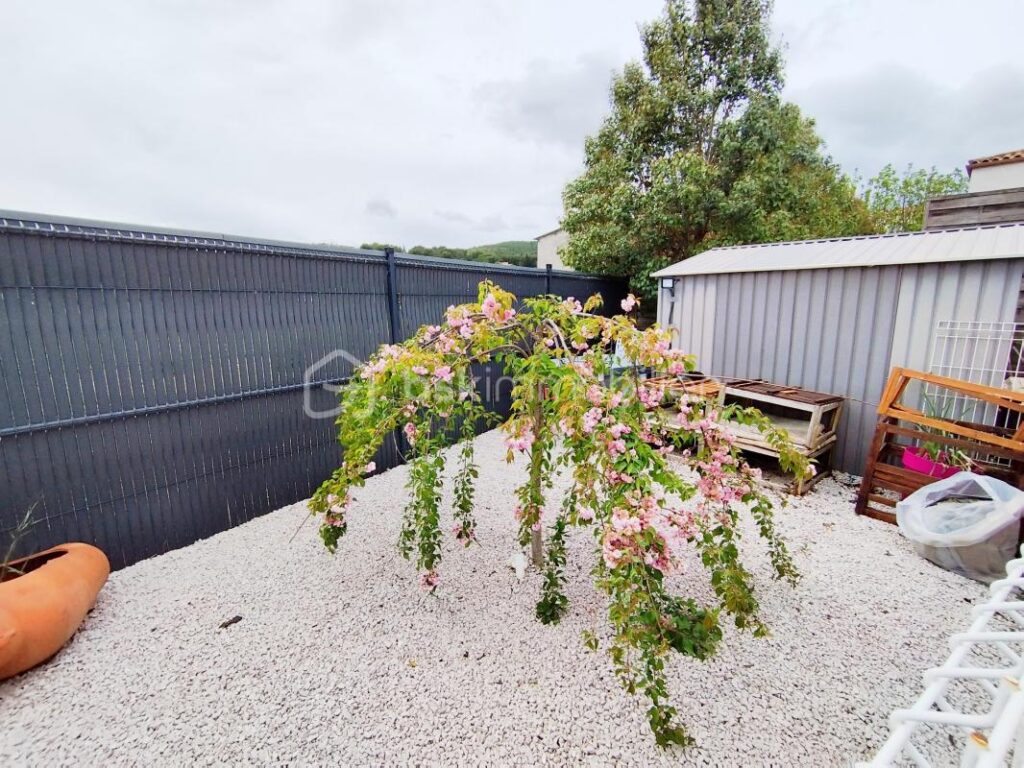 Villa avec piscine – 6 pièces – 4 chambres – 132 m²