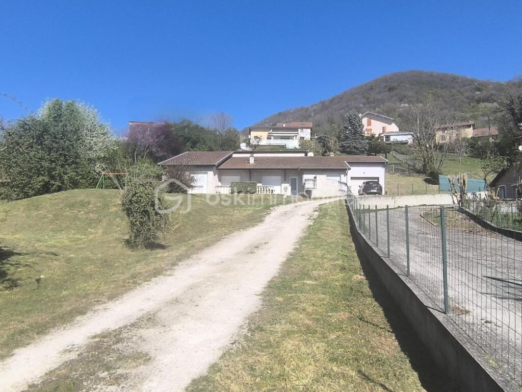 Exclusivité ! Bien rare – Maison familiale 151 m² sur 1 887 m² – 4 chambres – Vue dégagée – 6 pièces – 4 chambres – 151 m²