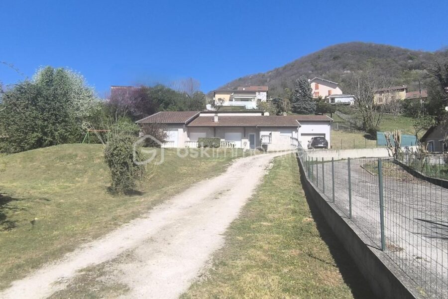 Maison à vendre à Voiron — Vue montagne — photo 2