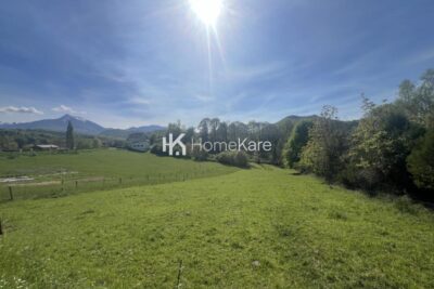 SUPERBE VUE SUR LES MONTAGNES – NR pièces – NR chambres – 3000 m²