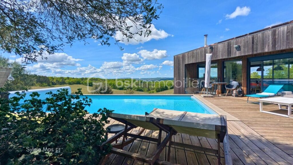 Propriété contemporaine avec vue panoramique – piscine – 7 pièces – 6 chambres – 204 m²