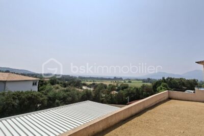 Maison contemporaine avec vue panoramique, résidence côtière Grosseto-Prugna – 3 pièces – 2 chambres – 87 m²