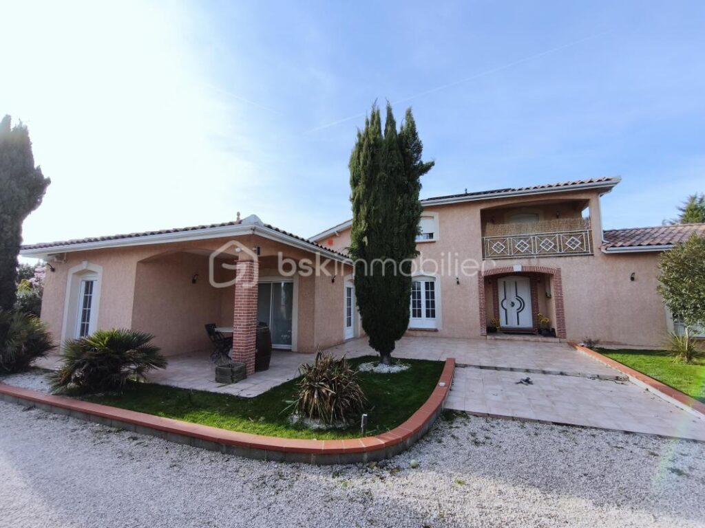 PROPRIÉTÉ D’EXCEPTION À TOULOUSE | 245 m² | TERRAIN DE 1000 M2 | PRESTATIONS HAUT DE GAMME – 9 pièces – 5 chambres – 245 m²