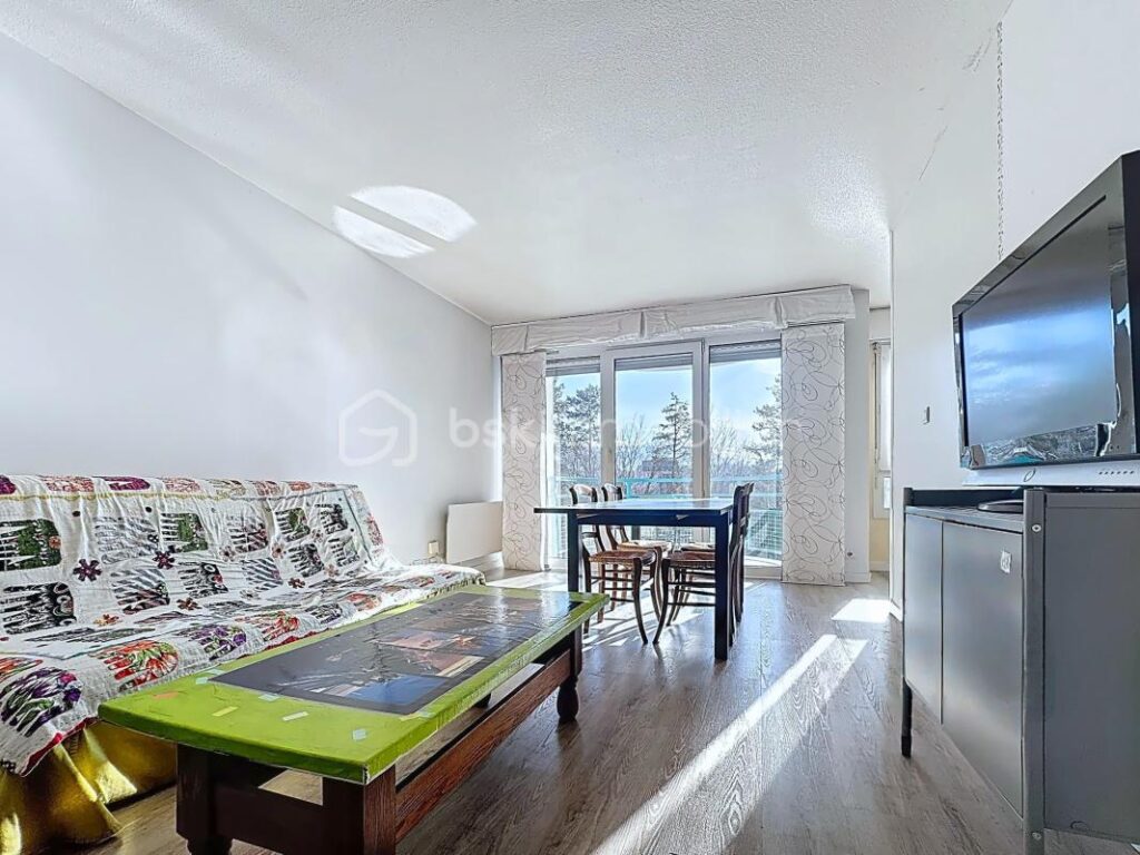 ✨ T4 traversant avec terrasse, vue dégagée et parc – Résidence fermée avec ascenseur ✨ – 4 pièces – 3 chambres – 84 m²