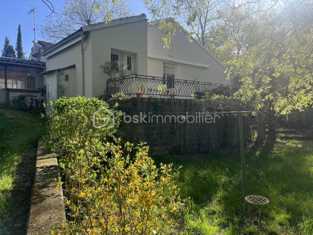 MAISON ATYPIQUE DE 90M² – 4 pièces – 2 chambres – 90 m²