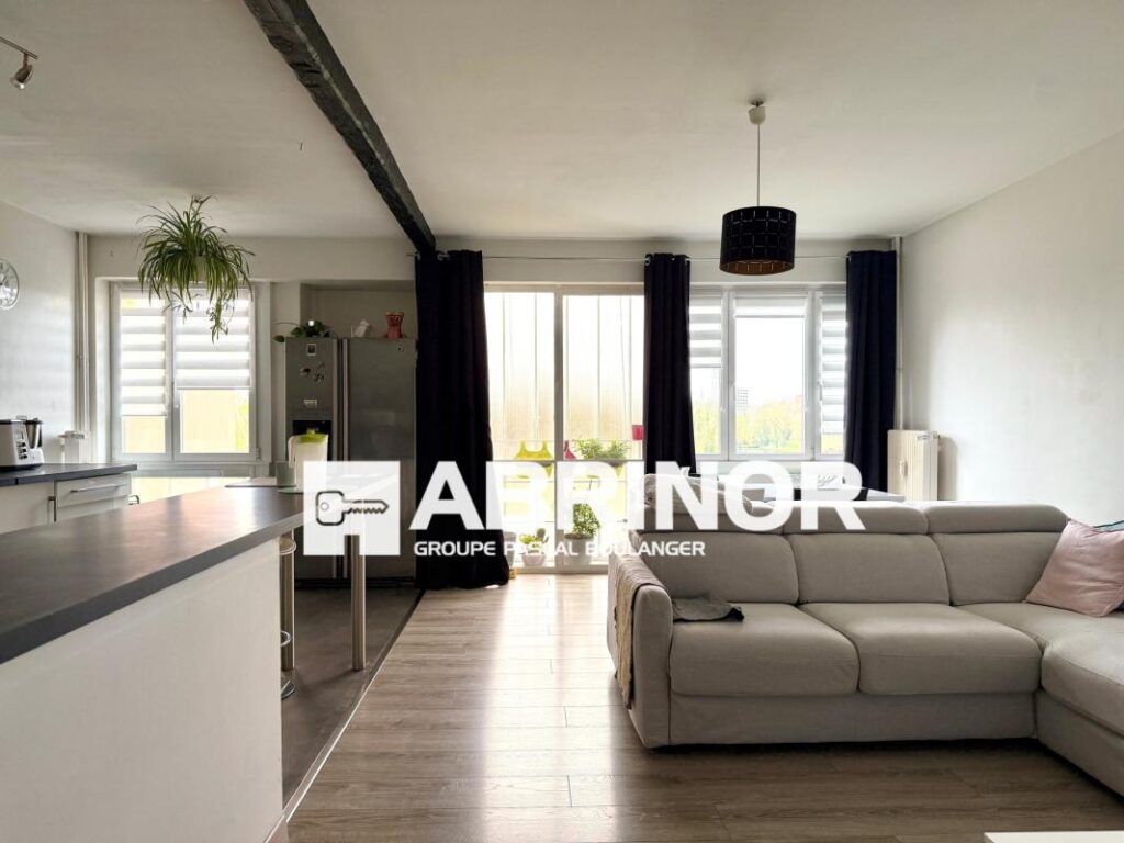 Superbe T4 traversant 81 m² — vue étang & tour Perret, plein sud | Résidence Parc de Beauvillé, Amiens – 4 pièces – 3 chambres – 81 m²