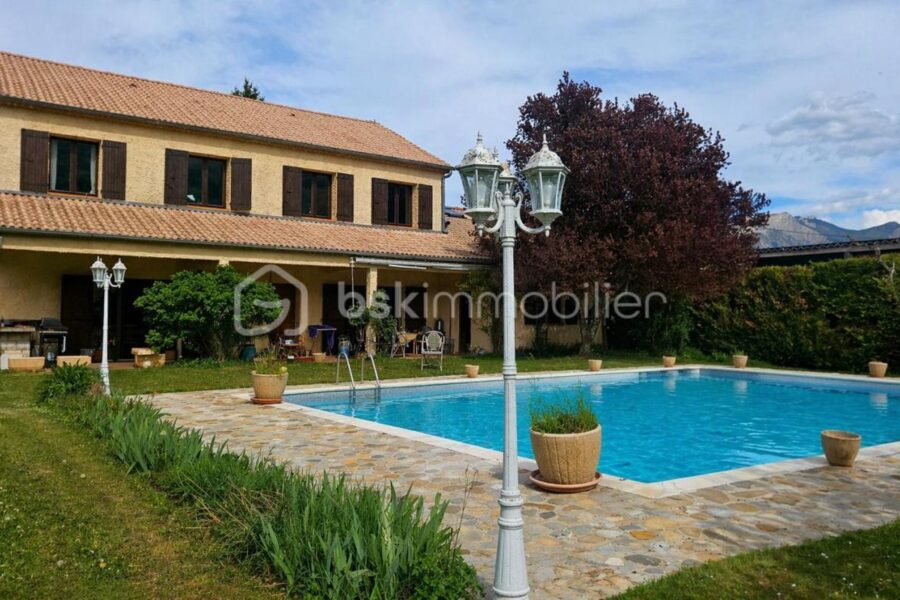 Maison à vendre à La batie montsaleon