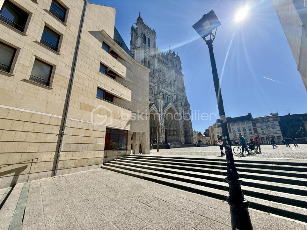 *** HYPER CENTRE *** SUPERBE MAISON DE TYPE 5 VUE CATHÉDRALE *** – 5 pièces – 4 chambres – 120 m²