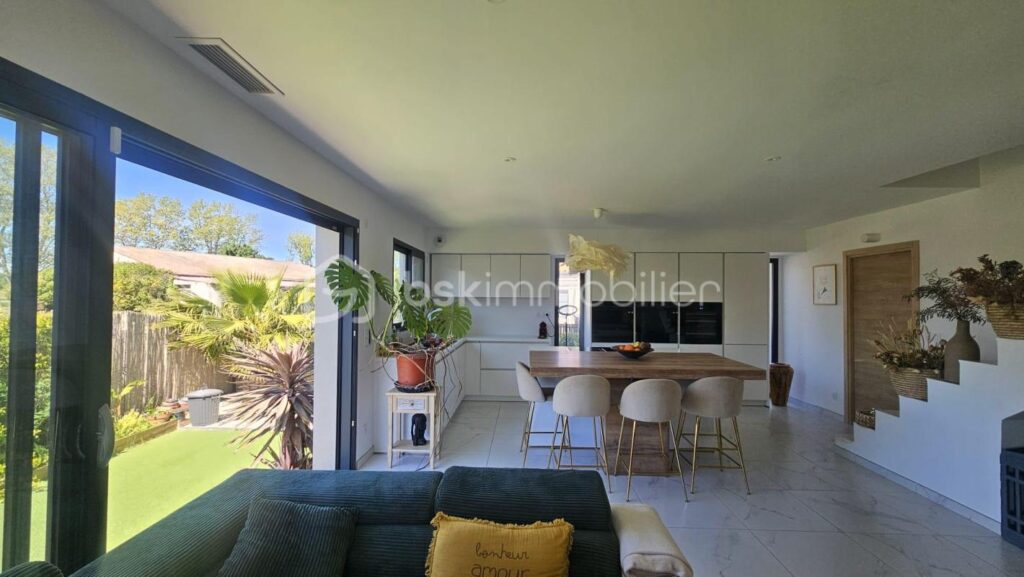 MAISON NEUVE ST CYPRIEN R+1, 3 FACES, SUITE AU RDC – 4 pièces – 3 chambres – 95 m²