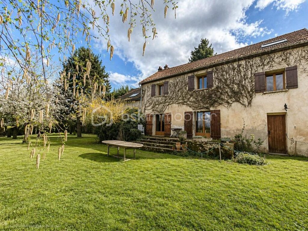 Maison de caractère – 167 m² – Jardin 1245 m² – 4 pièces – 3 chambres – 167 m²