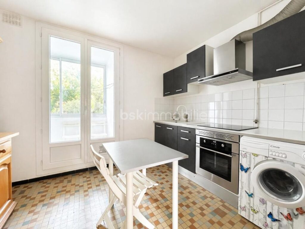 Appartement P3 – Rez-de-chaussée surélevé – Quartier Capouchiné – 3 pièces – 2 chambres – 54 m²