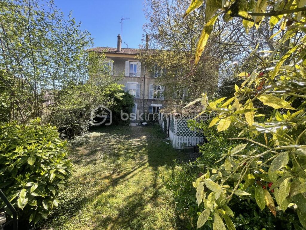 BEAU POTENTIEL pour ce 3 pièces traversant – 3 pièces – 2 chambres – 46 m²