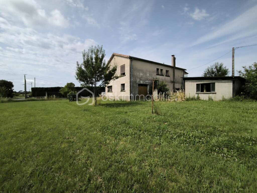 Maison avec vue panoramique sur la campagne gardoise – 4 chambres, dépendances et grand terrain arboré – 5 pièces – 4 chambres – 105 m²