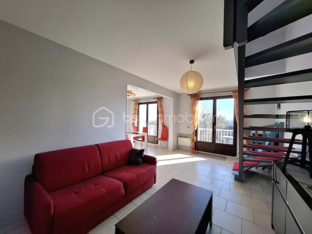 🔥✨ COUP DE CŒUR À Bagnoles-de-l’Orne – Appartement avec balcon & volumes incroyables ! – 4 pièces – 2 chambres – 90 m²
