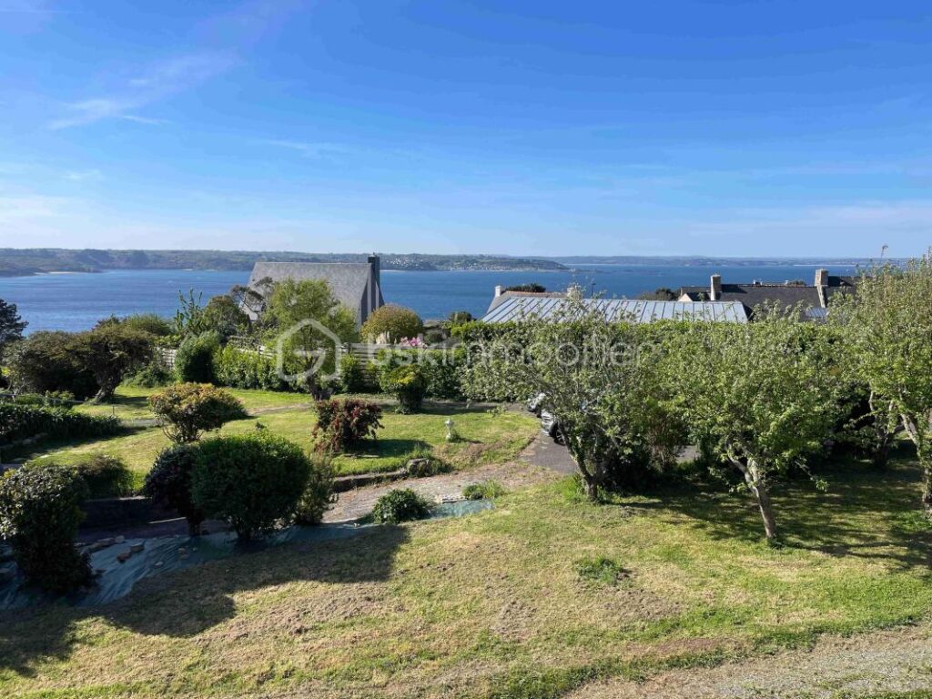 En impasse, vue mer – 3 pièces – 1 chambre – 69 m²