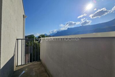 T3 lumineux en dernier étage avec balcons et vue dégagée – 3 pièces – 2 chambres – 57 m²