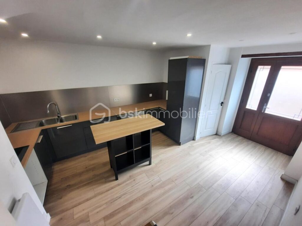 Maison de village au coeur du canton de Fayence – 4 pièces – 2 chambres – 61 m²