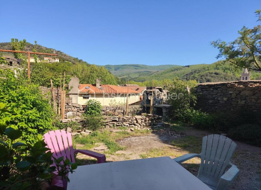 ✨ MAISON DE VILLAGE – 105 m² – 3 CHAMBRES – JARDIN – GARAGE ✨ – 5 pièces – 3 chambres – 105 m²