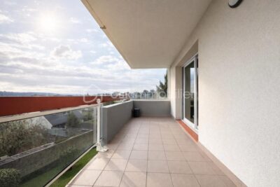 Appartement spacieux et lumineux avec terrasse et vue dégagée à Locminé – Garage – 3 pièces – 2 chambres – 73 m²