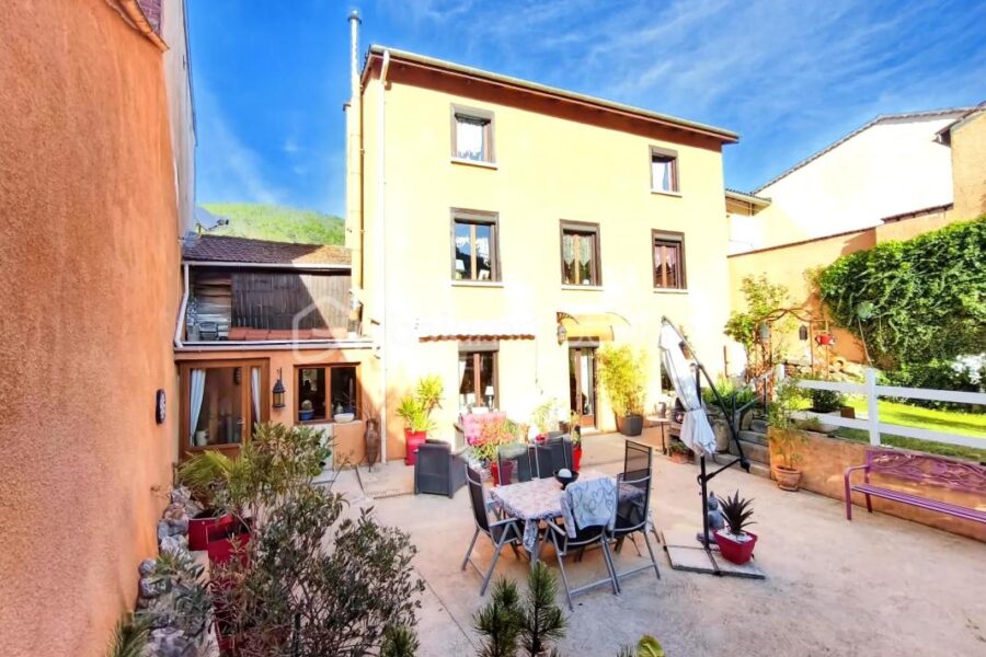 Maison à vendre à Sail sous couzan