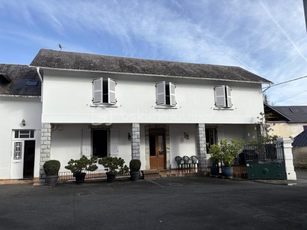 Maison Type T4 + Appart T2 – 13 pièces – 4 chambres – 276 m²