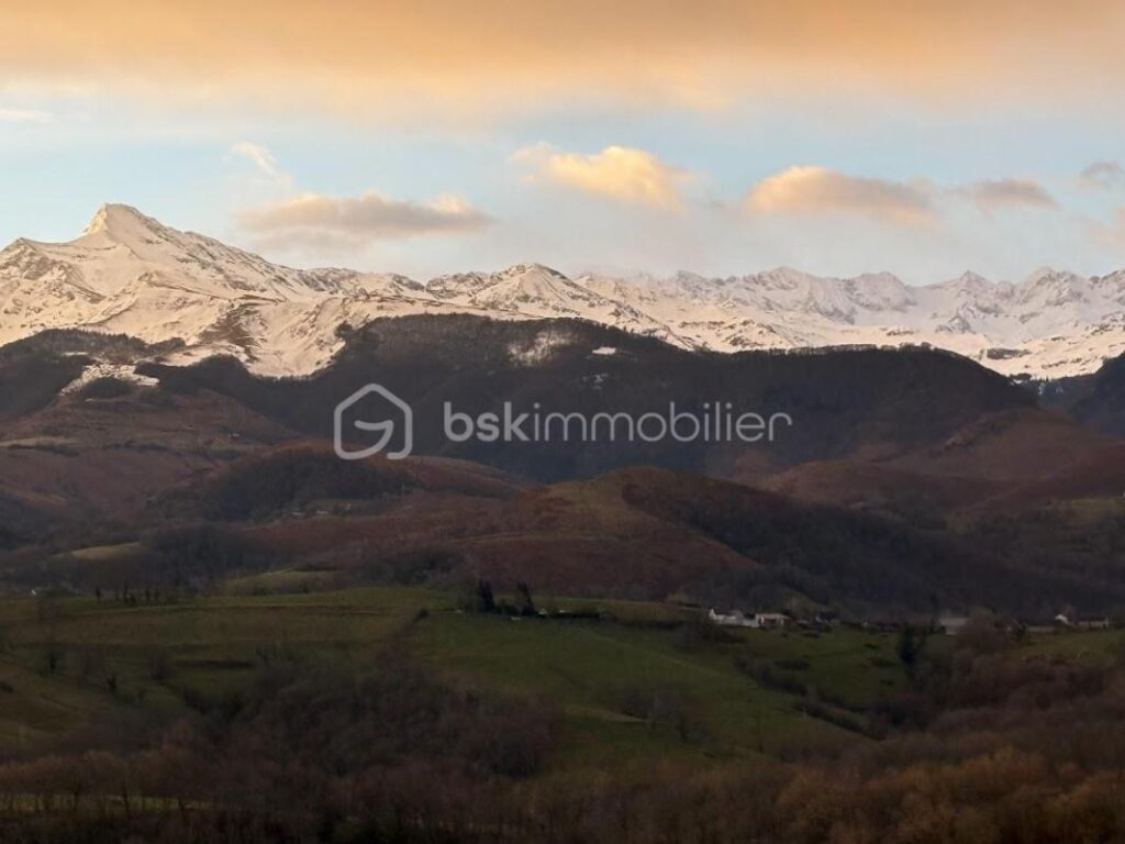 Terrain Constructible Vue Pyrénées – NR pièces – NR chambres – 2650 m²