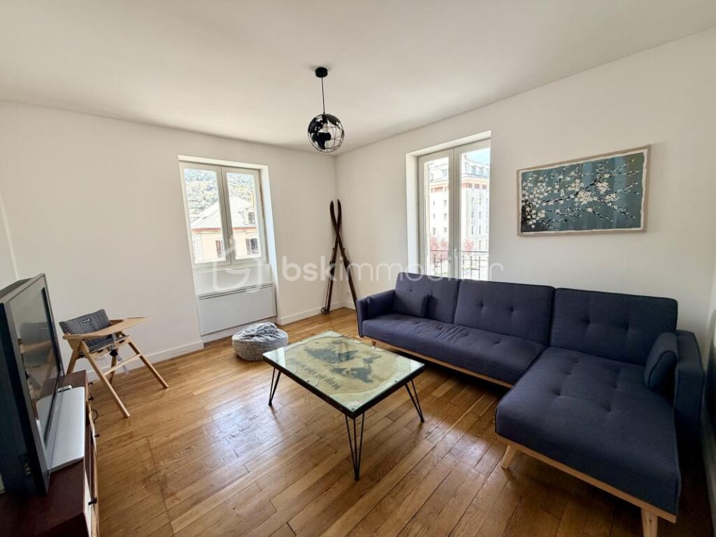 Appartement 4 pièces lumineux et vue montagne dégagée – 4 pièces – 3 chambres – 95 m²