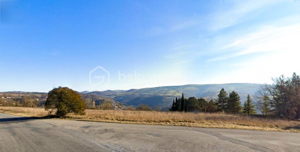 Terrain de 3 500 m² pour votre projet de rêve ! – NR pièces – NR chambres – 3495 m²