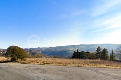 Terrain de 3 500 m² pour votre projet de rêve ! – NR pièces – NR chambres – 3495 m²