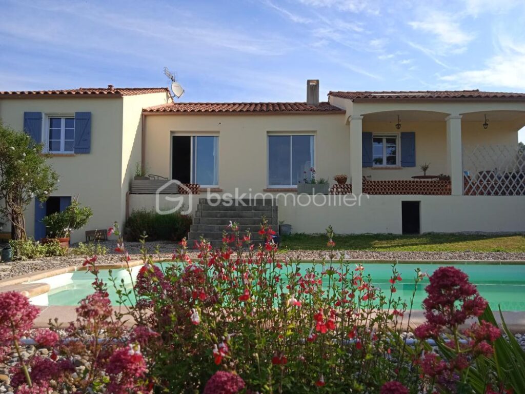 Maison sur la colline – 5 pièces – 4 chambres – 122 m²