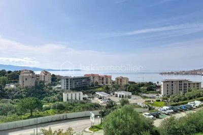 AJACCIO – Entrée de ville T2 vue mer + parking – 2 pièces – 1 chambre – 44 m²