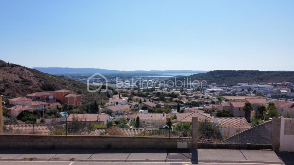 Narbonne – Terrain viabilisé – libre constructeur – vue étang de Bages – NR pièces – NR chambres – 270 m²