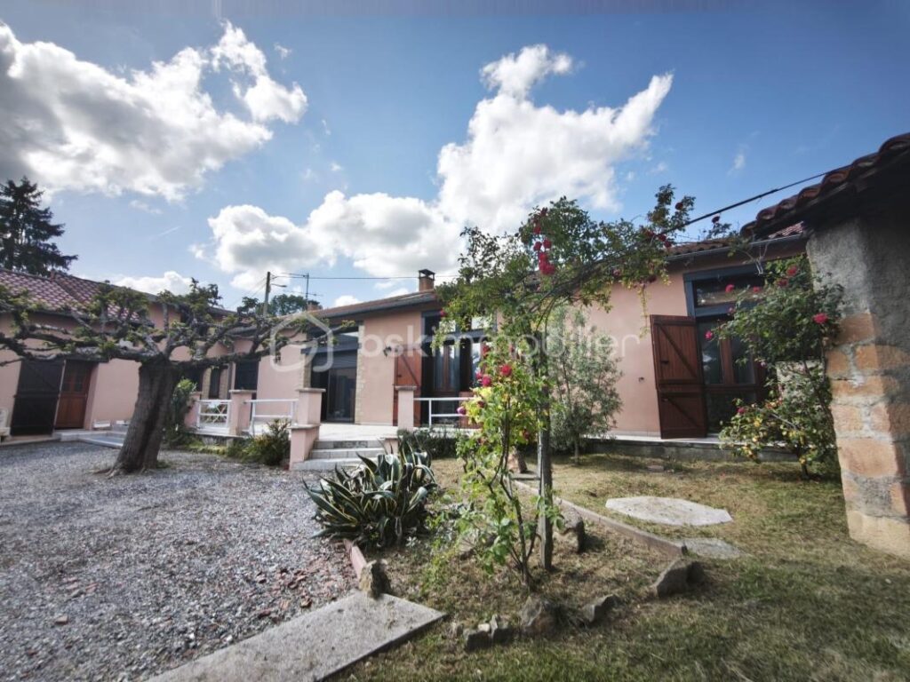 Charmant corps de ferme rénové – 6 pièces – 5 chambres – 205 m²