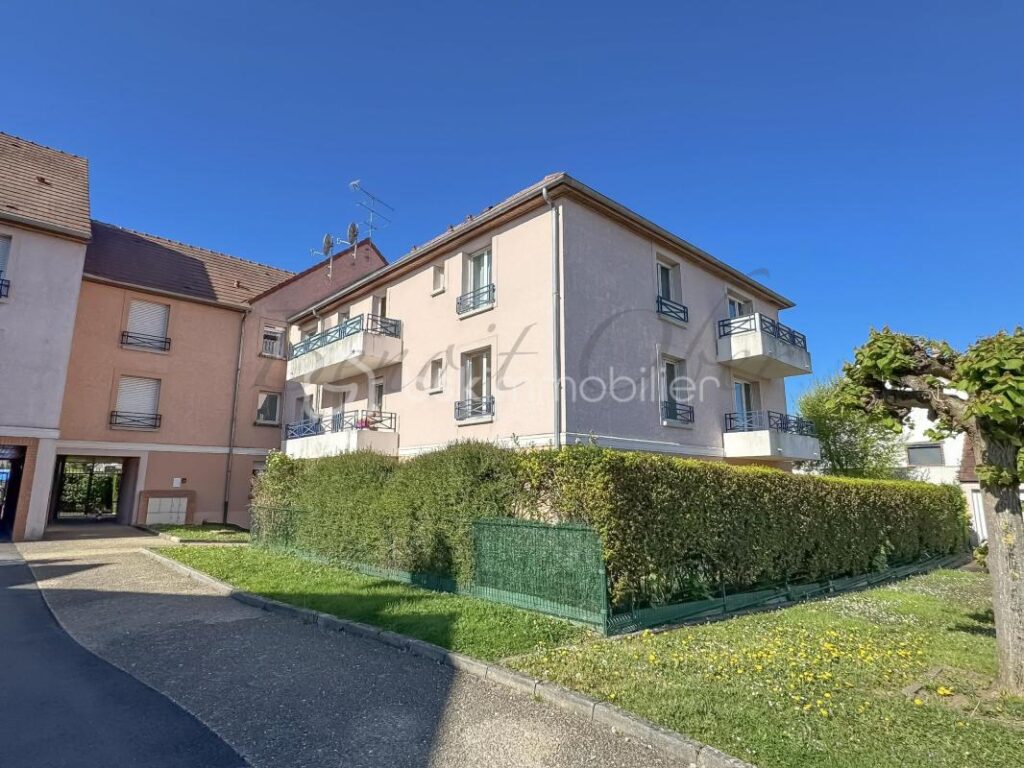 F3 lumineux avec balcon et double stationnement – Cadre de vie privilégié à Saint-Germain-sur-Morin – 3 pièces – 2 chambres – 63 m²