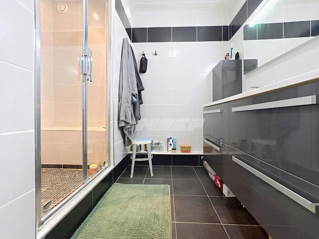 13010 Saint Tronc T4 de 78 m2 cave, balcon et possibilité de box – 4 pièces – 3 chambres – 78 m²