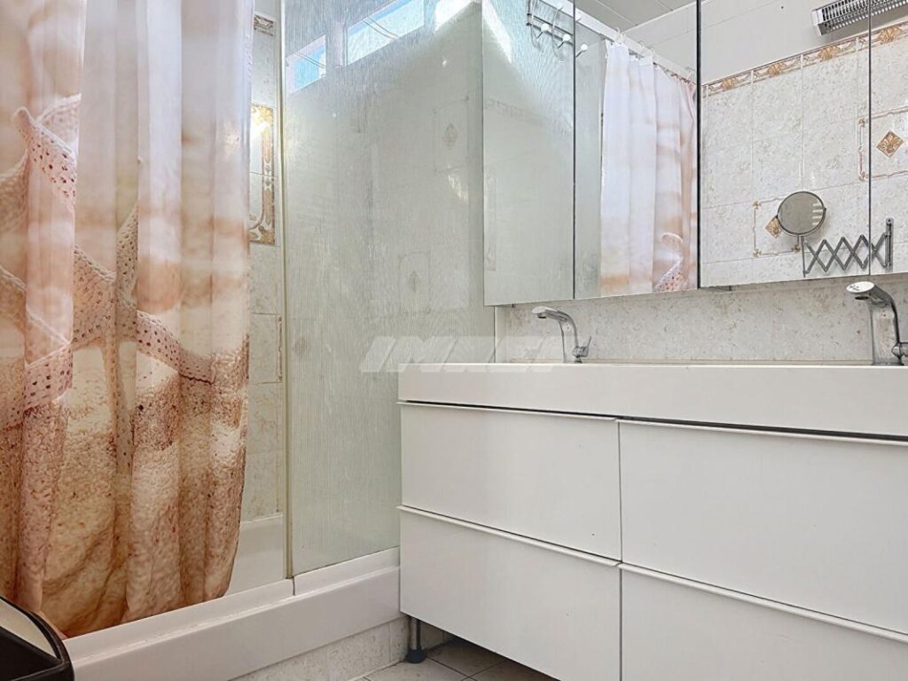 13010 Saint Tronc T4 78 m2 balcon cave – 4 pièces – 3 chambres – 78 m²