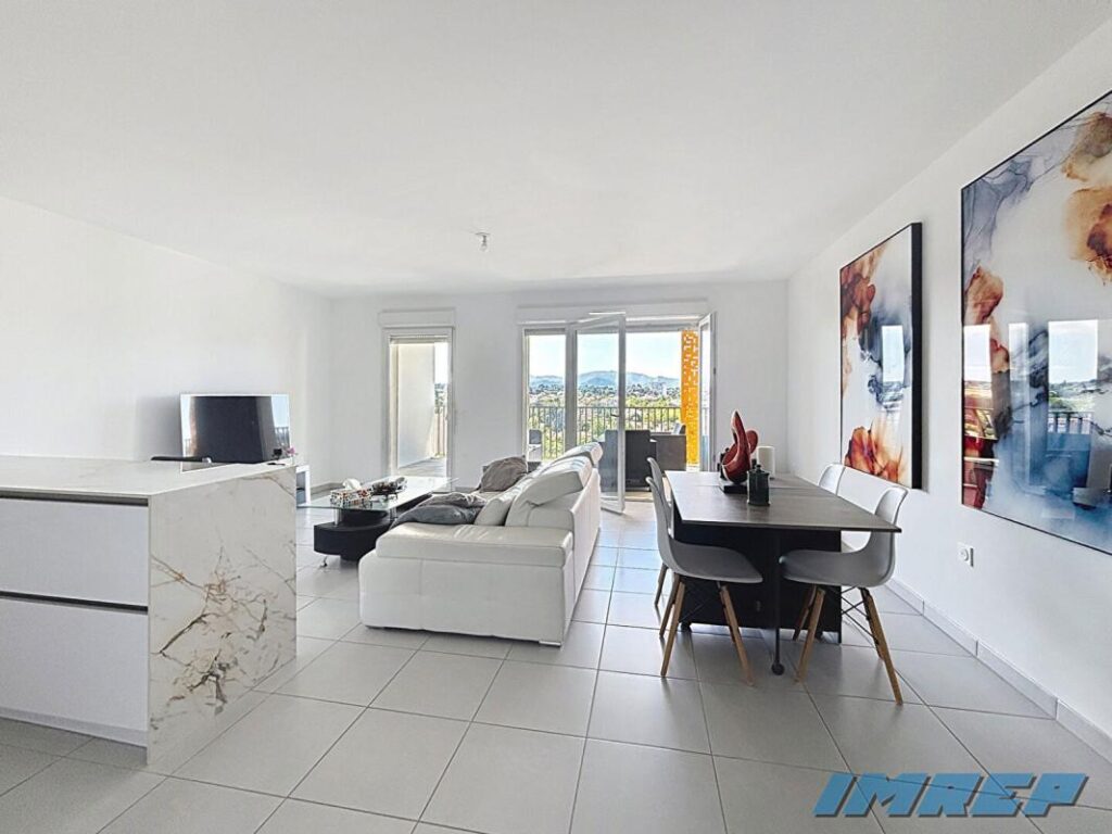 LA CROIX ROUGE TYPE 4 AVEC TERRASSE – 4 pièces – 3 chambres – 83 m²