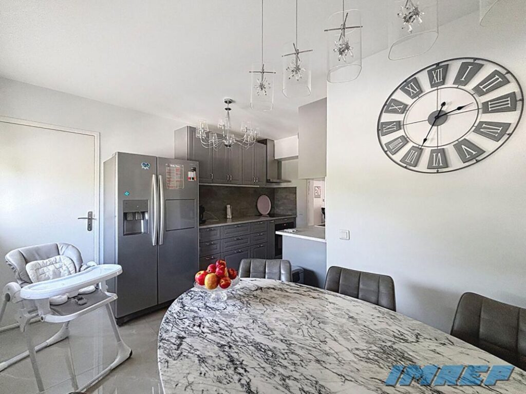 Grand T3 – 75 m2 PARFAIT ETAT St-Tronc – 13010 MARSEILLE – 3 pièces – 2 chambres – 75 m²