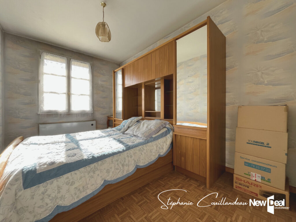 Grande maison à rénover sur grand terrain plat sur les hauteurs d’Aix les Bains – 7 pièces – 5 chambres – 177 m²