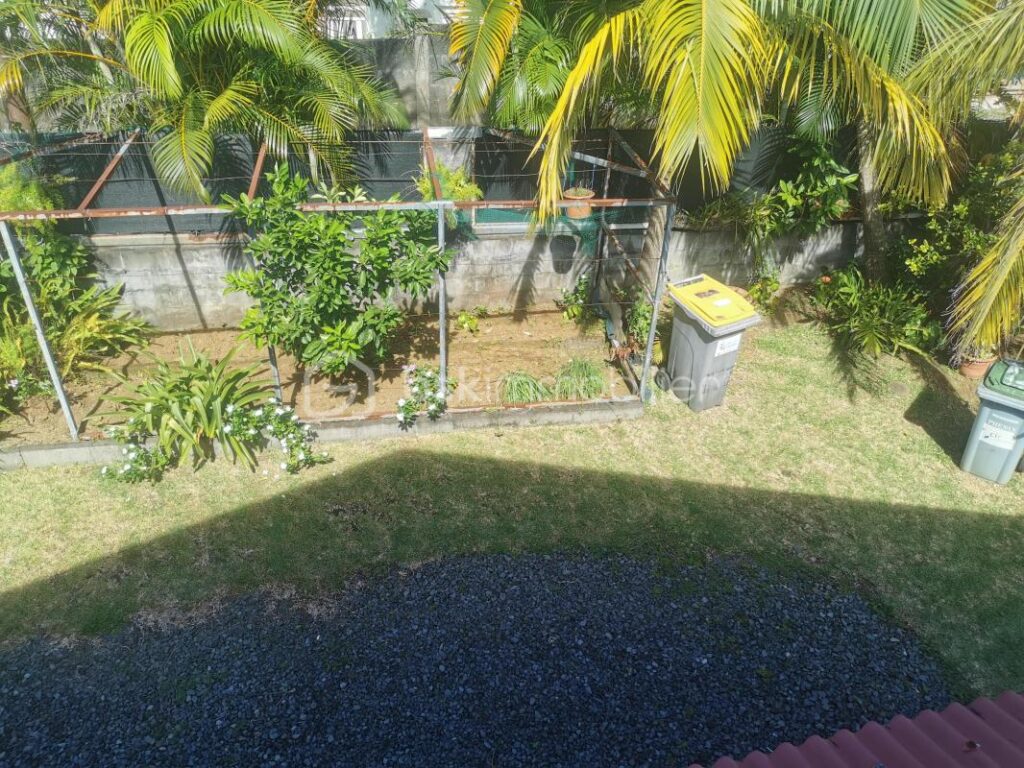 Maison bien entretenue à Saint-Benoit – 5 pièces – 3 chambres – 149 m²