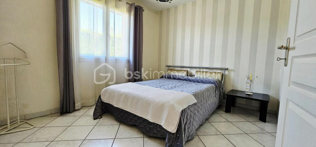 Villa d&rsquo;architecte – 7 pièces – 4 chambres – 181 m²